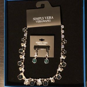 B3G2 🆓 🆕 NWT Simply Vera Blue Cluster Set